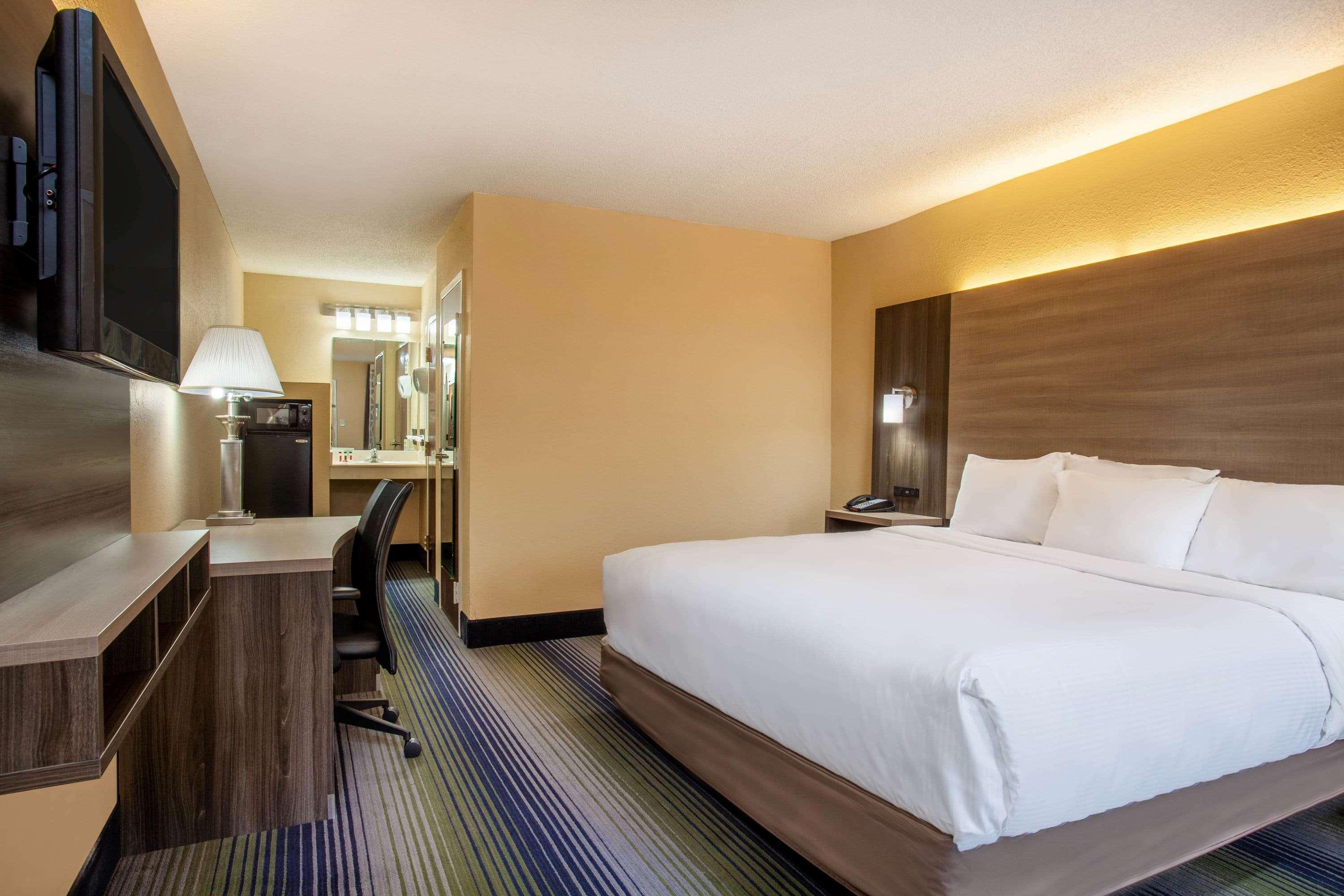 เบย์มอนต์ บาย วินด์แฮม แมคโดนัฟ Hotel แมคโดเนอ ภายนอก รูปภาพ