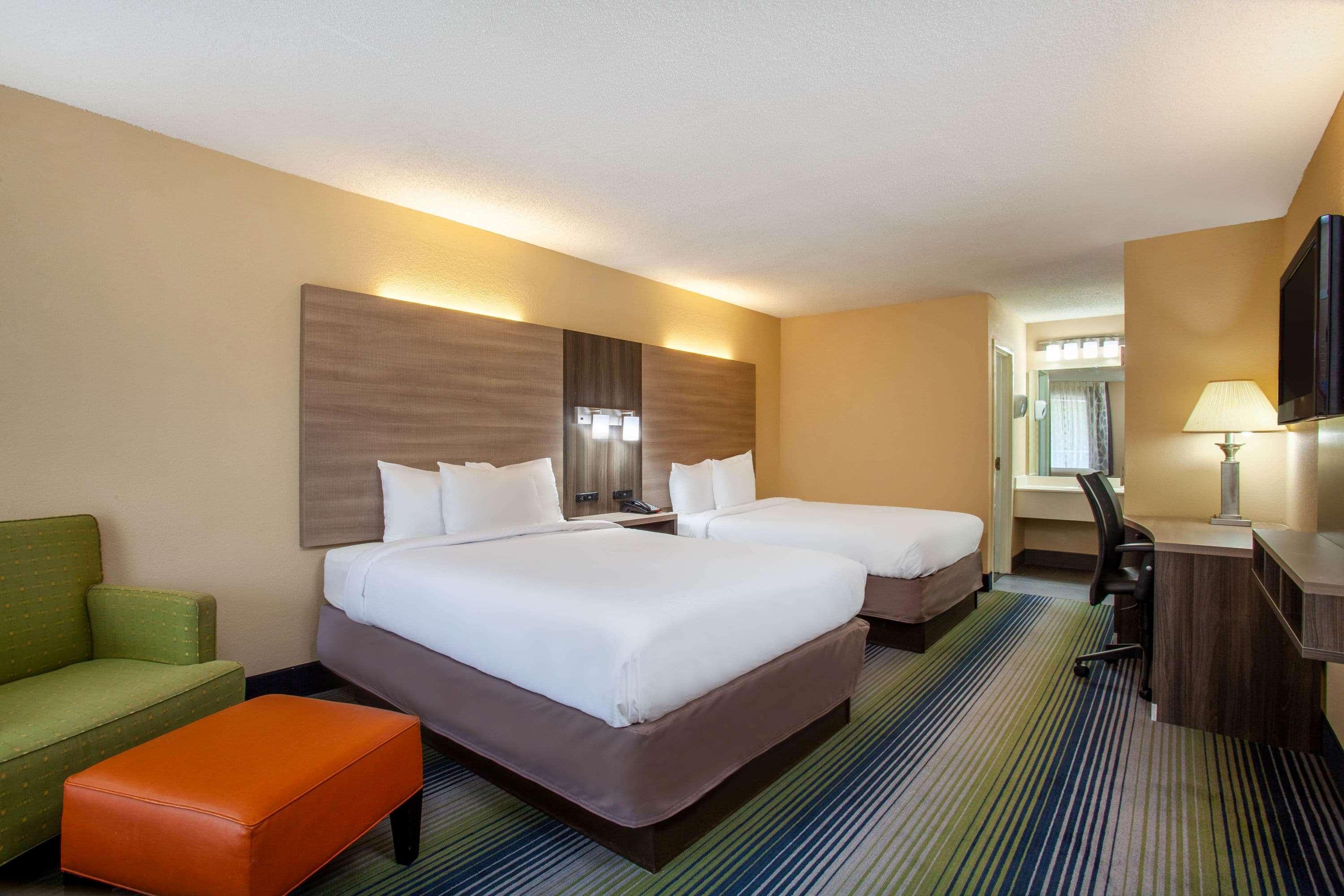 เบย์มอนต์ บาย วินด์แฮม แมคโดนัฟ Hotel แมคโดเนอ ภายนอก รูปภาพ